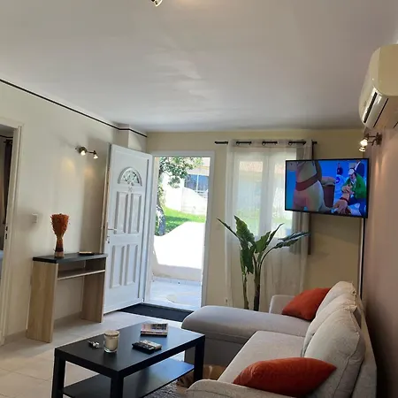 Mini-villa Lisa 30 Avec Piscine Acces A Pied Vakantiehuis Sari-Solenzara