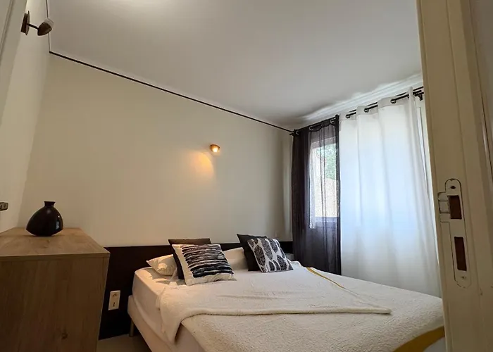 Mini-villa Lisa 30 Avec Piscine Acces A Pied Sari-Solenzara