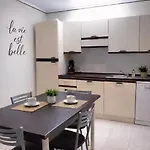 Mini-villa Lisa 30 Avec Piscine Acces A Pied بيت للعطل ساري سولينزارا