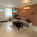 Mini-villa Lisa 30 Avec Piscine Acces A Pied بيت للعطل