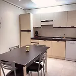 Mini-villa Lisa 30 Avec Piscine Acces A Pied بيت للعطل