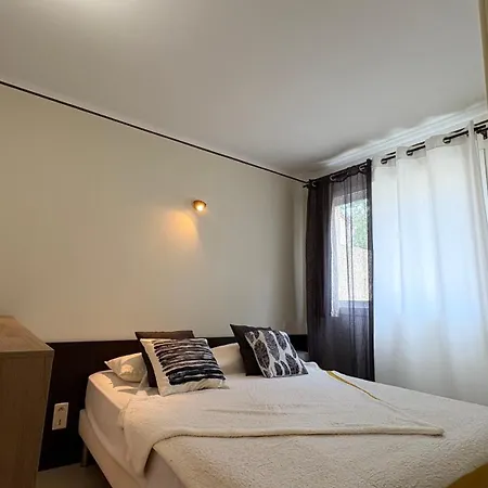 Mini-villa Lisa 30 Avec Piscine Acces A Pied Sari-Solenzara