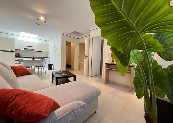 Сasa de vacaciones Mini-villa Lisa 30 Avec Piscine Acces A Pied *