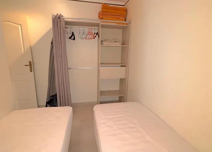 Mini-villa Lisa 30 Avec Piscine Acces A Pied Сasa de vacaciones *