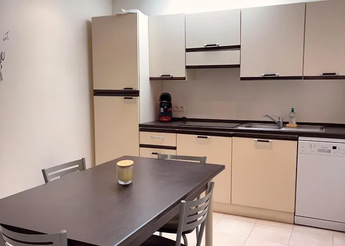 Mini-villa Lisa 30 Avec Piscine Acces A Pied Hébergement de vacances